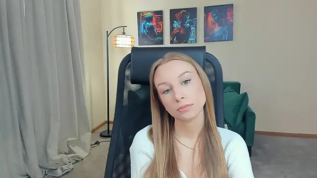 Snapshot of CarmenLipkin chatting on February 2026 10:34:02 AM CarmenLipkin online show from February 2026 10:34:02 AM