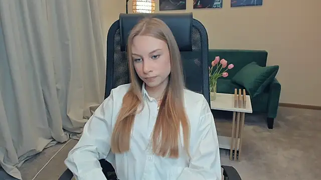 Snapshot of CarmenLipkin chatting on February 2026 02:28:01 PM CarmenLipkin online show from February 2026 02:28:01 PM