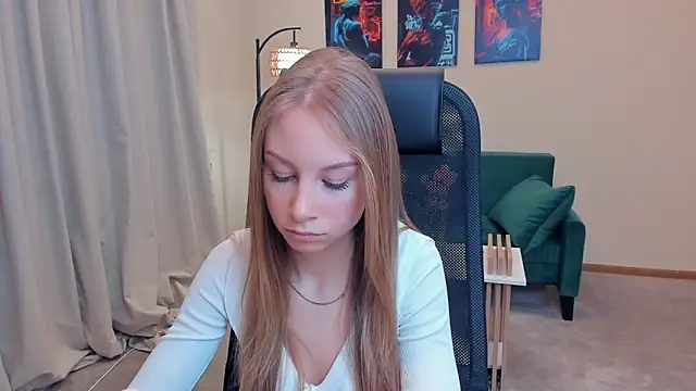 Snapshot of CarmenLipkin chatting on February 2026 01:54:01 PM CarmenLipkin online show from February 2026 01:54:01 PM