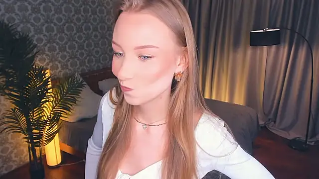 Snapshot of CarmenLipkin chatting on March 2026 02:50:01 PM CarmenLipkin online show from March 2026 02:50:01 PM