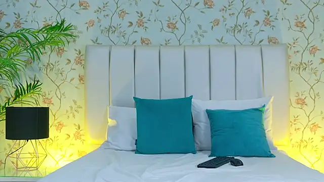 Brisa Silva online show from February 2026 11:44:01 AM