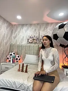 Snapshot of Brisa_Silva chatting on June 2026 12:00:02 PM Brisa Silva online show from June 2026 12:00:02 PM
