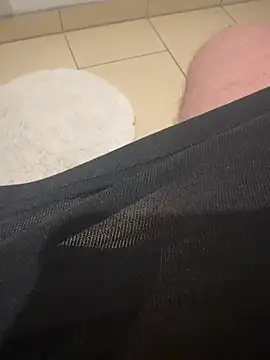 geilboy12 online show from February 2026 07:03:02 PM