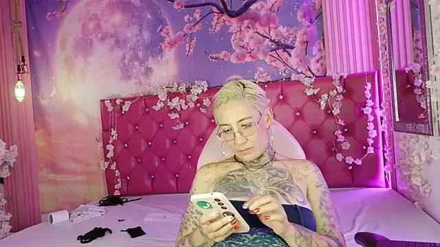 Everlyn sexx online show from April 2026 07:07:02 PM