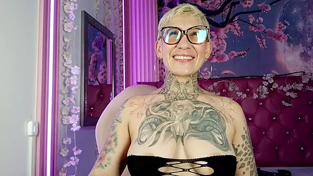 Snapshot of Everlyn_sexx chatting on June 2026 02:55:01 PM Everlyn sexx online show from June 2026 02:55:01 PM