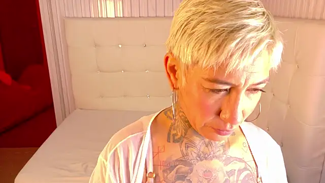 Everlyn sexx online show from March 2026 01:35:02 PM