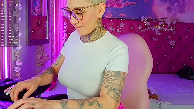 Snapshot of Everlyn_sexx chatting on May 2026 02:35:02 PM Everlyn sexx online show from May 2026 02:35:02 PM