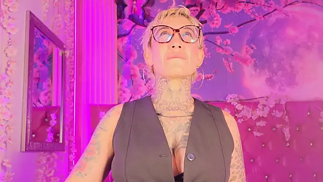 Snapshot of Everlyn_sexx chatting on May 2026 12:42:01 PM Everlyn sexx online show from May 2026 12:42:01 PM