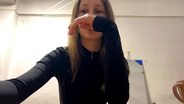 VickieKush online show from February 2026 04:15:01 PM