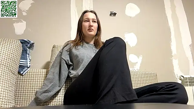 Snapshot of VickieKush chatting on April 2026 04:08:01 AM VickieKush online show from April 2026 04:08:01 AM