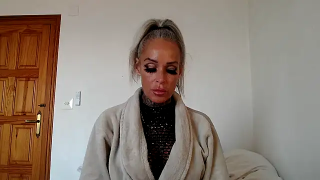 Sophie-Logan-Ink online show from March 2026 05:17:01 PM