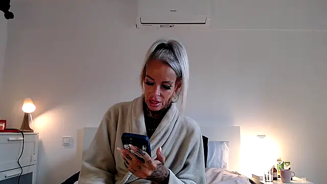 Sophie-Logan-Ink online show from April 2026 03:15:02 PM