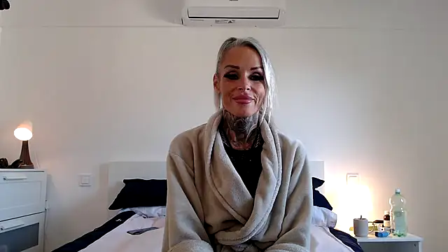 Sophie-Logan-Ink online show from April 2026 10:00:02 AM
