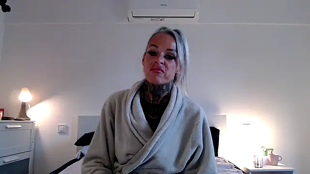 Sophie-Logan-Ink online show from April 2026 04:44:02 PM