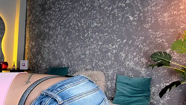 emma  summers online show from April 2026 07:59:02 PM