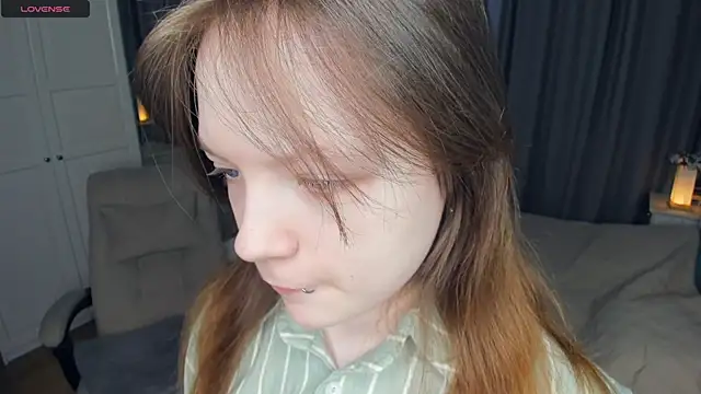 LavenderMitten online show from April 2026 05:36:01 AM