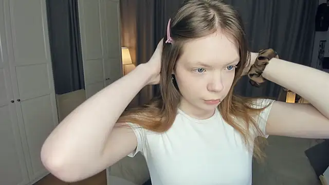 LavenderMitten online show from March 2026 07:20:02 AM