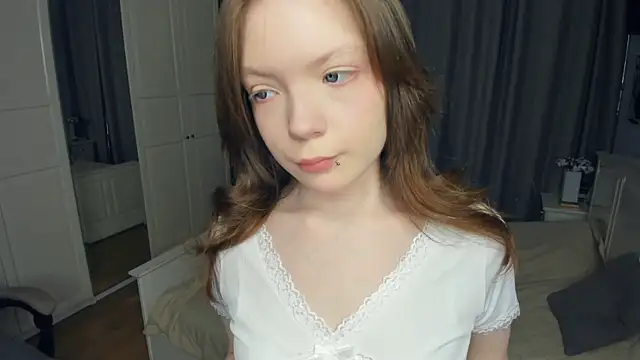 LavenderMitten online show from April 2026 05:47:01 AM