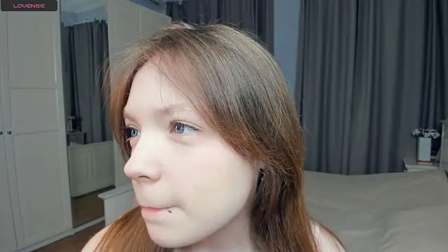 LavenderMitten online show from April 2026 06:05:02 AM