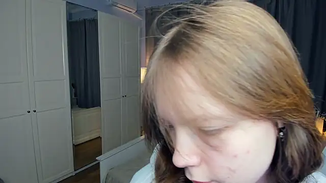 LavenderMitten online show from March 2026 05:26:01 AM