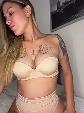 GabrielaS  online show from April 2026 10:04:01 PM