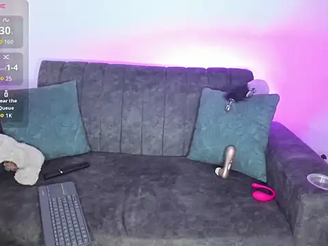 velmoon online show from February 2026 06:05:02 PM