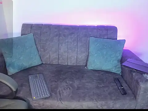 velmoon online show from February 2026 06:08:02 PM