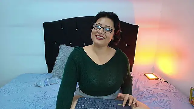 Snapshot of Angelic_17 chatting on February 2026 12:46:02 AM Angelic 17 online show from February 2026 12:46:02 AM