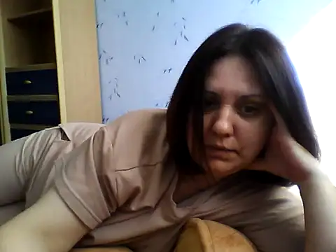 LockyCharm111 online show from April 2026 01:03:01 PM