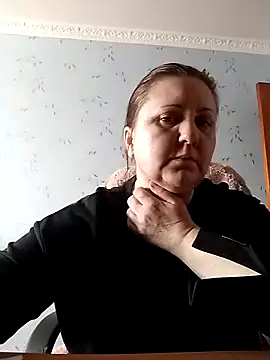 LockyCharm111 online show from February 2026 01:43:02 PM