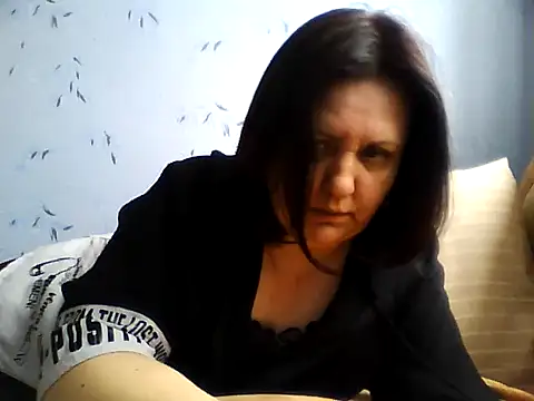 LockyCharm111 online show from April 2026 06:27:02 AM