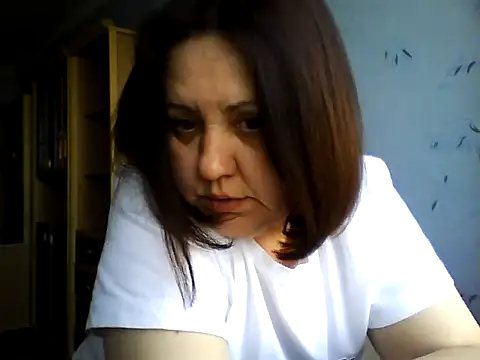 Snapshot of LockyCharm111 chatting on April 2026 05:20:01 AM LockyCharm111 online show from April 2026 05:20:01 AM
