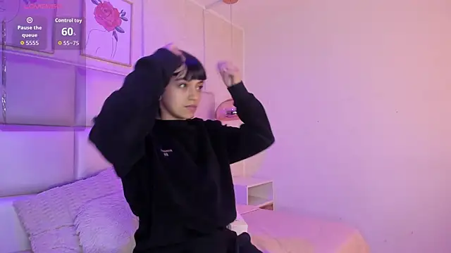 Xara u online show from April 2026 09:43:02 PM