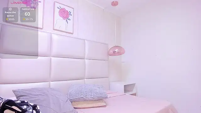 Xara u online show from March 2026 07:25:01 PM