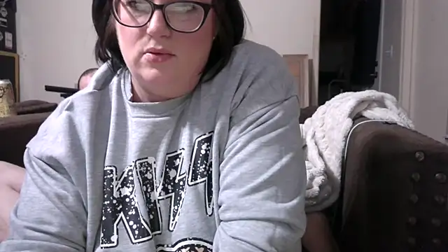 FreaksOffALeash3261 online show from April 2026 11:06:02 AM