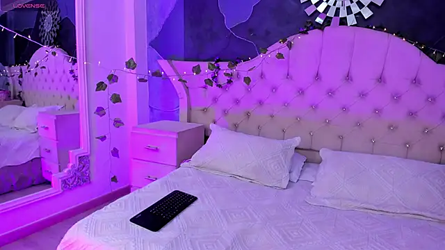 DulcePrince  online show from April 2026 01:29:02 PM