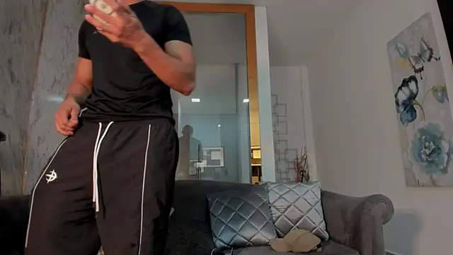 Snapshot of Maik_Mejia chatting on February 2026 09:02:02 PM Maik Mejia online show from February 2026 09:02:02 PM