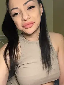 Snapshot of Layana_Ro chatting on February 2026 09:36:01 PM Layana Ro online show from February 2026 09:36:01 PM