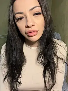 Snapshot of Layana_Ro chatting on February 2026 04:17:01 PM Layana Ro online show from February 2026 04:17:01 PM