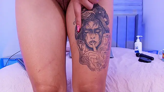 freyhasmith  online show from February 2026 06:26:01 AM