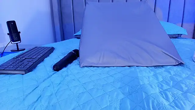 freyhasmith  online show from March 2026 03:07:01 AM