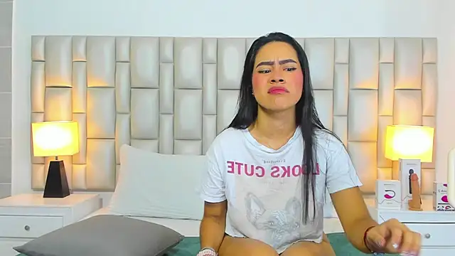 paola katy dicks online show from November 2025 01:16:01 PM