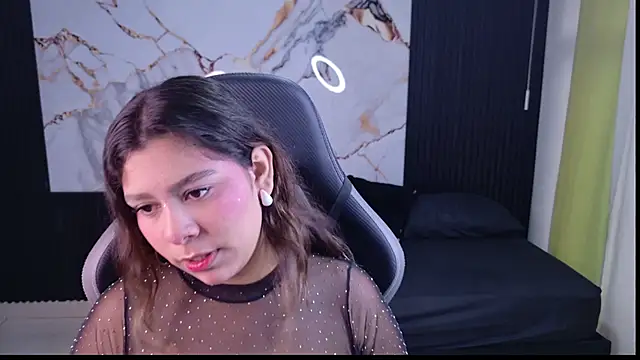 Snapshot of Sophie19__ chatting on April 2026 11:33:01 AM Sophie19 online show from April 2026 11:33:01 AM