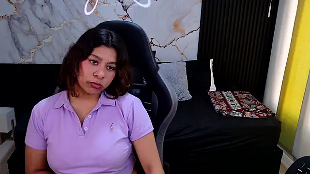 Sophie19   online show from February 2026 01:32:01 PM