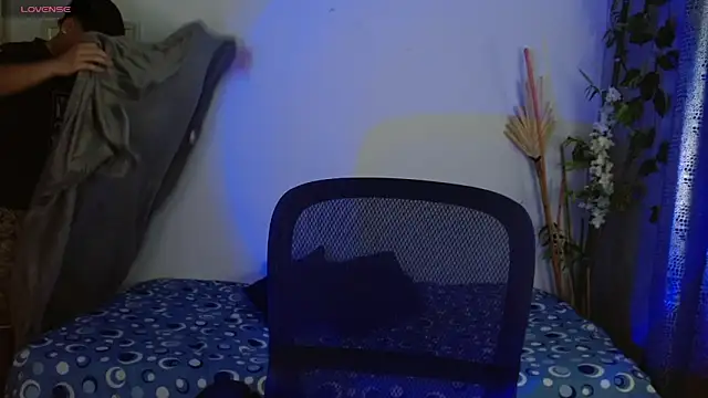 eithan jonnes online show from March 2026 09:37:01 PM