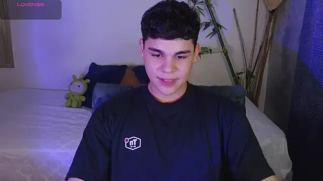 eithan jonnes online show from February 2026 08:33:02 PM