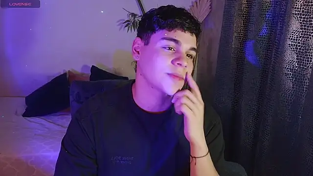 eithan jonnes online show from February 2026 09:27:02 PM