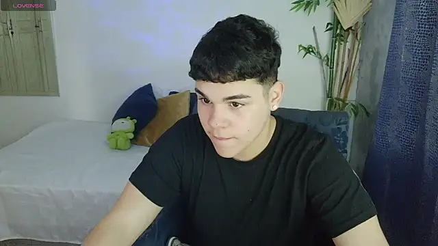 eithan jonnes online show from February 2026 08:41:01 PM