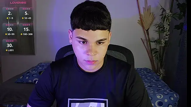 eithan jonnes online show from April 2026 07:09:01 PM