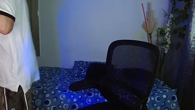 eithan jonnes online show from March 2026 09:18:02 PM